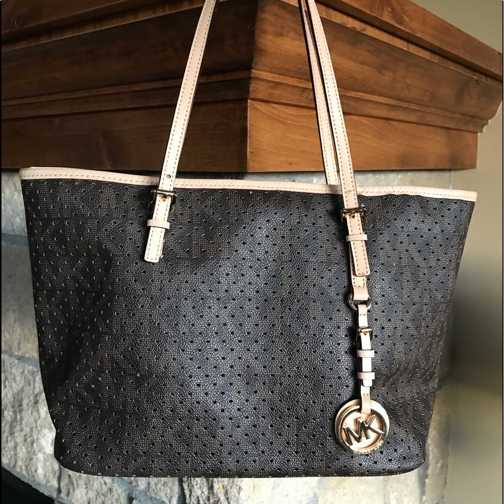 ❣️SOLD❣️Michael Kors Jet Set Perforated Tote